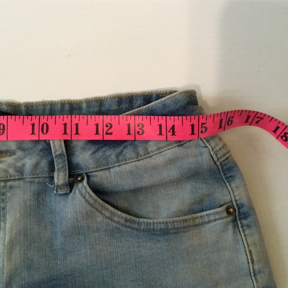 Jean Shorts Sz L . Light blue - Picture 11 of 13